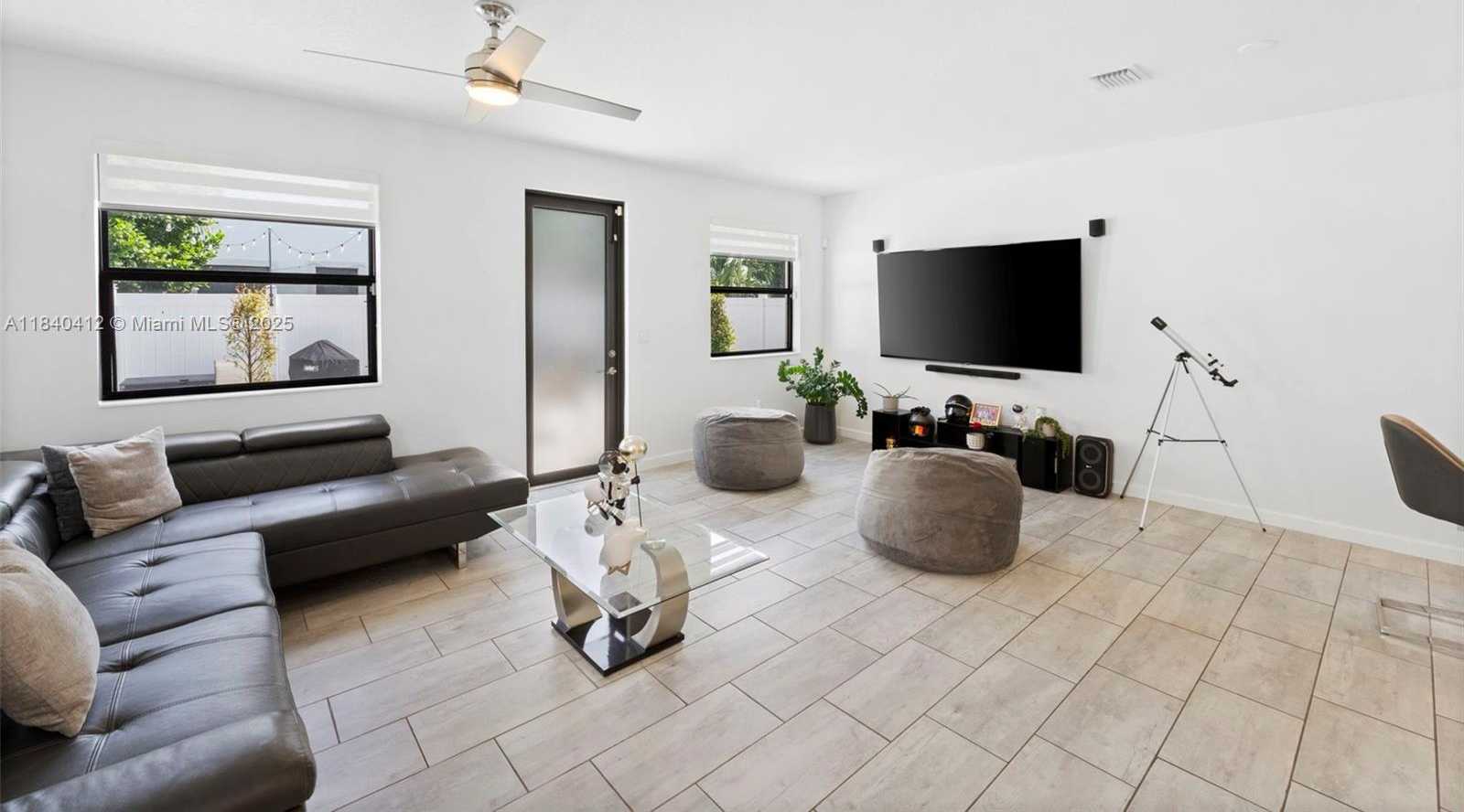 Small Image of 3419 WEST 109TH PL, Hialeah Number 9