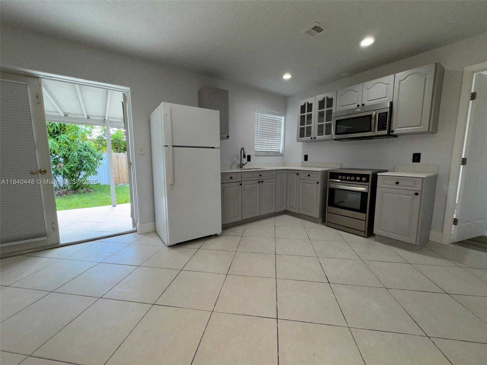 Small Image of 433 SOUTH WEST 28TH AVE, Fort Lauderdale Number 6