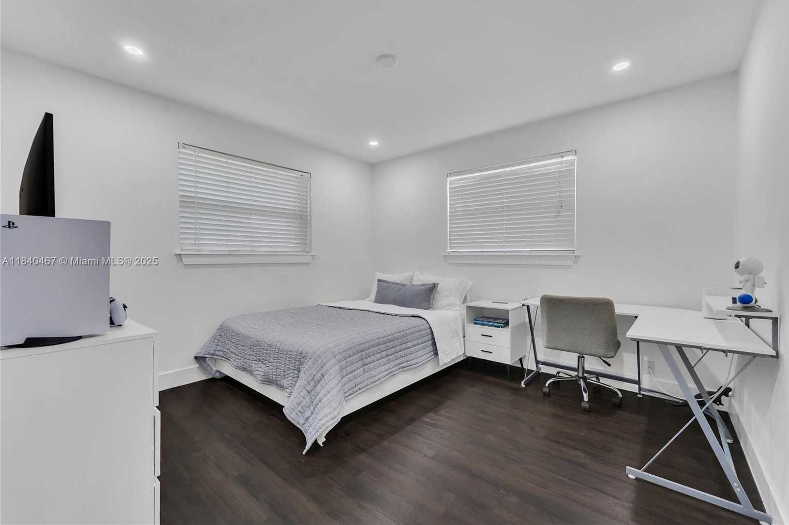 Small Image of 2851 WASHINGTON ST, Hollywood Number 17