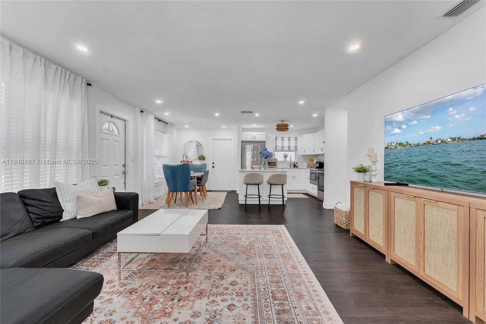 Small Image of 2851 WASHINGTON ST, Hollywood Number 3