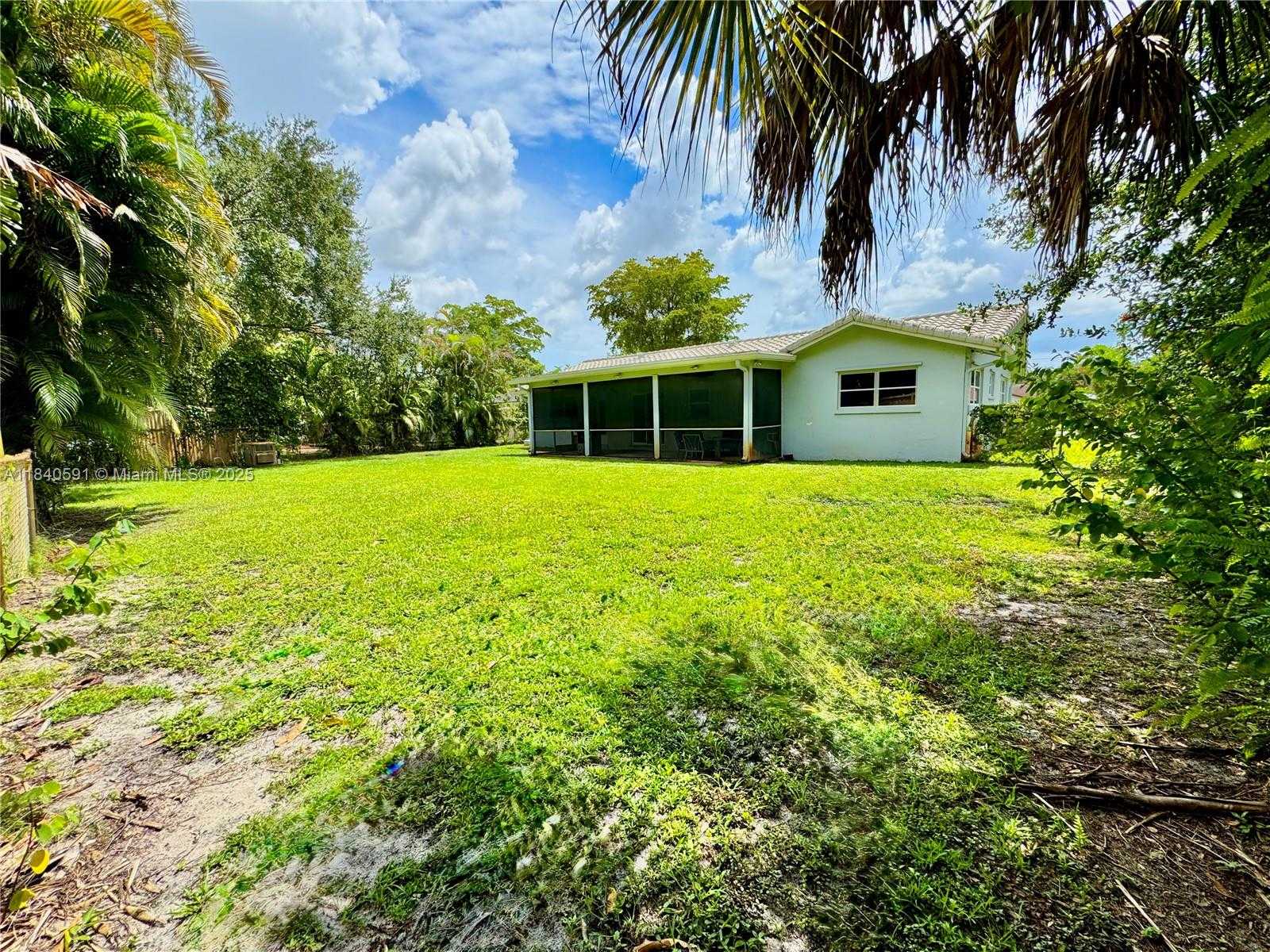 Small Image of 161 NORTH WEST 46TH TER, Plantation Number 27