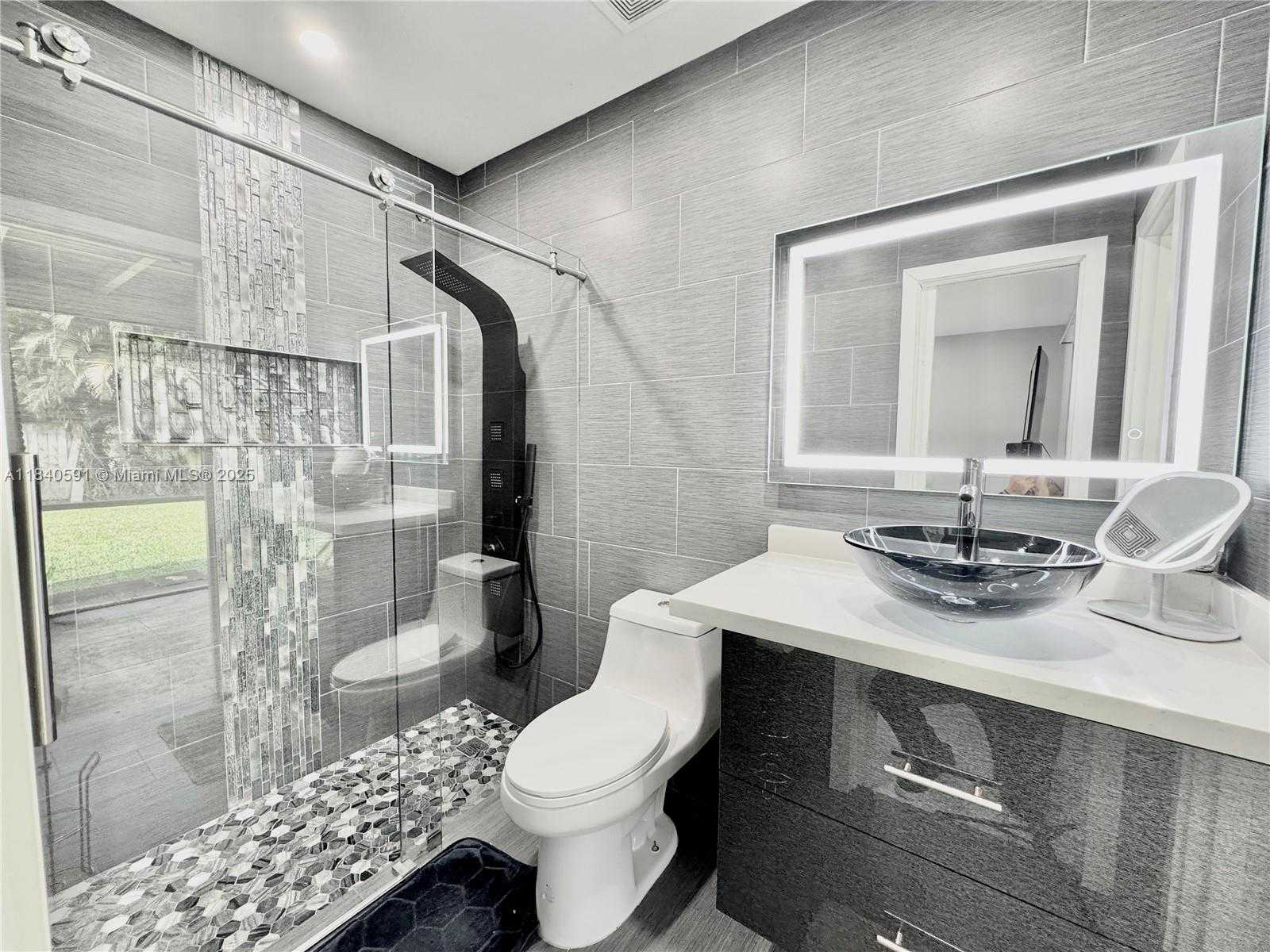 Small Image of 161 NORTH WEST 46TH TER, Plantation Number 5