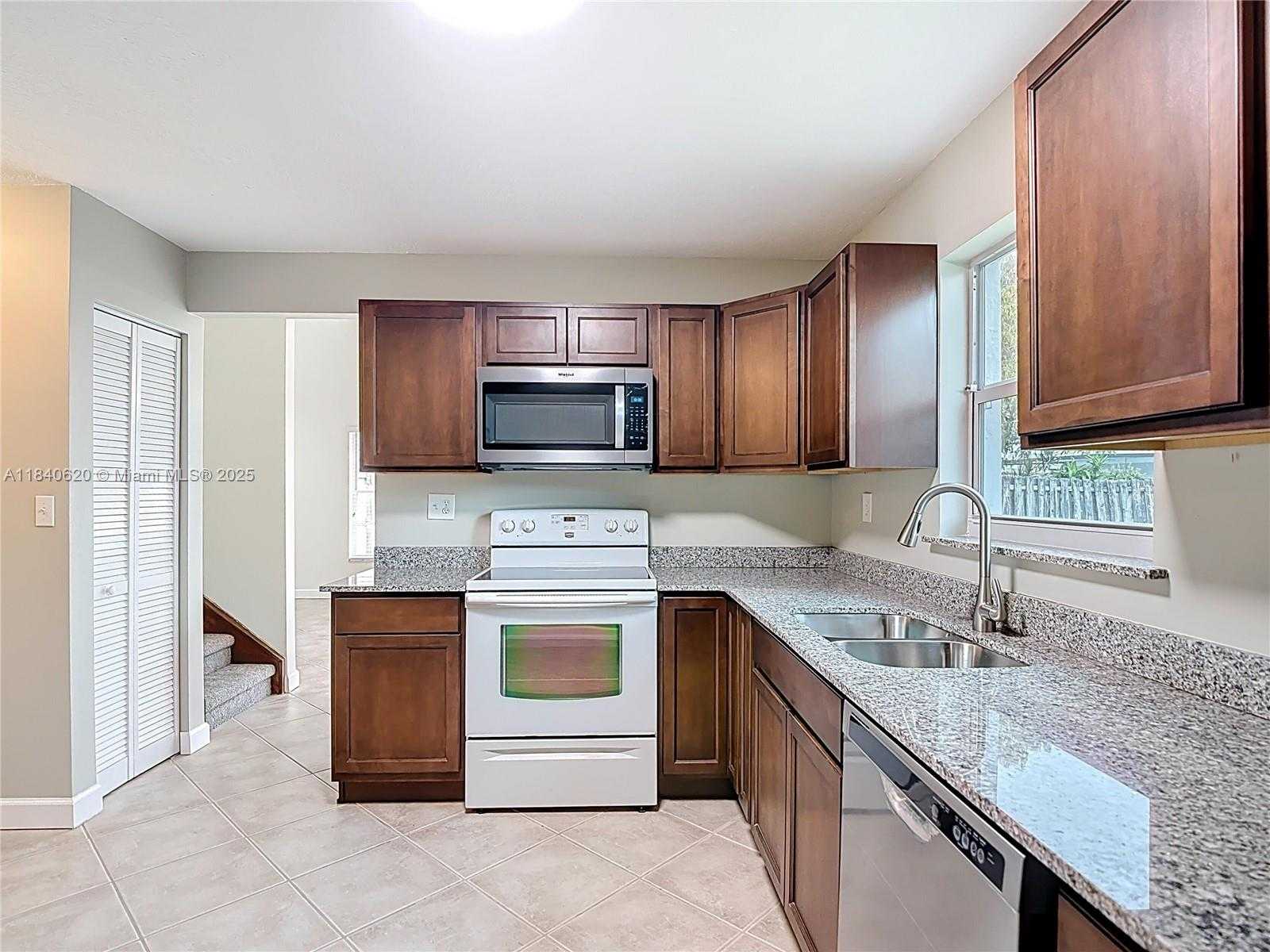Small Image of 12841 SOUTH WEST 146TH LN, Miami Number 15