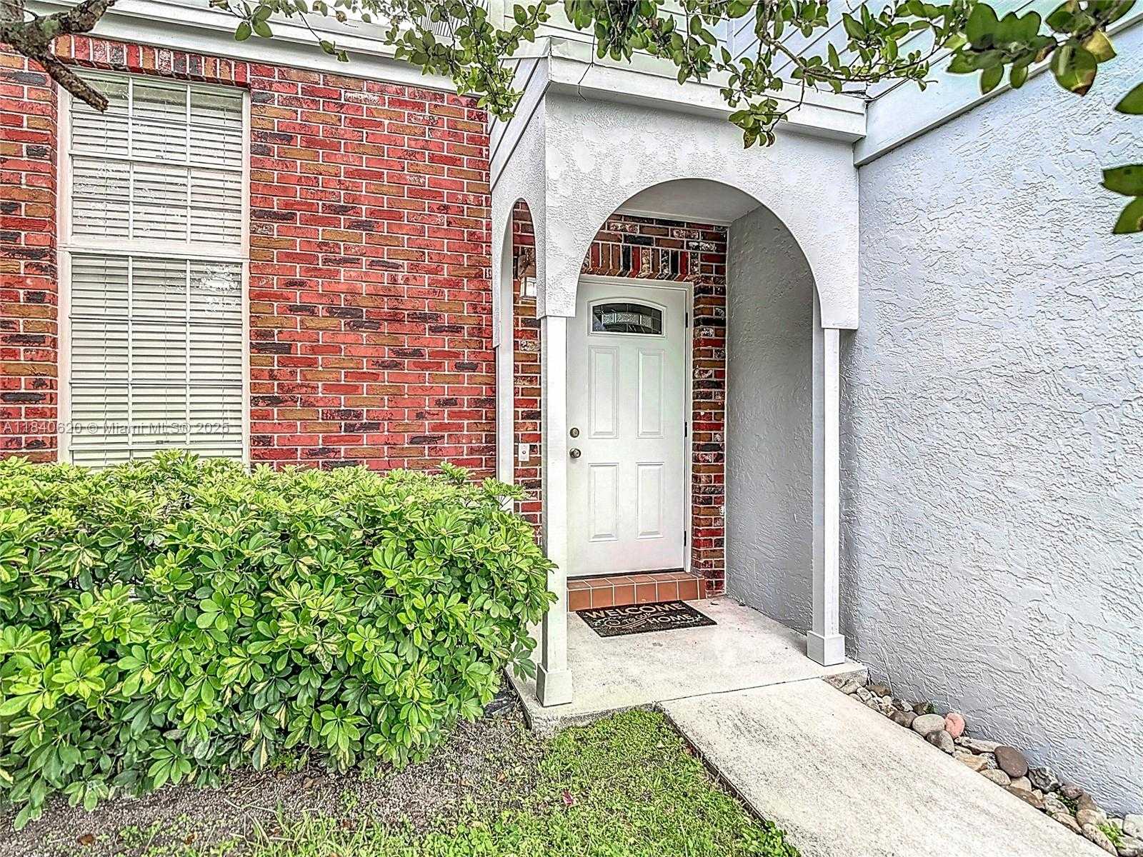 Small Image of 12841 SOUTH WEST 146TH LN, Miami Number 2