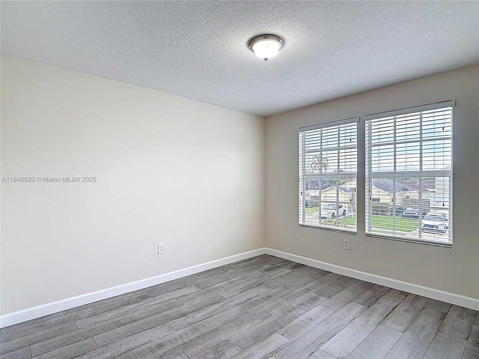 Small Image of 12841 SOUTH WEST 146TH LN, Miami Number 22
