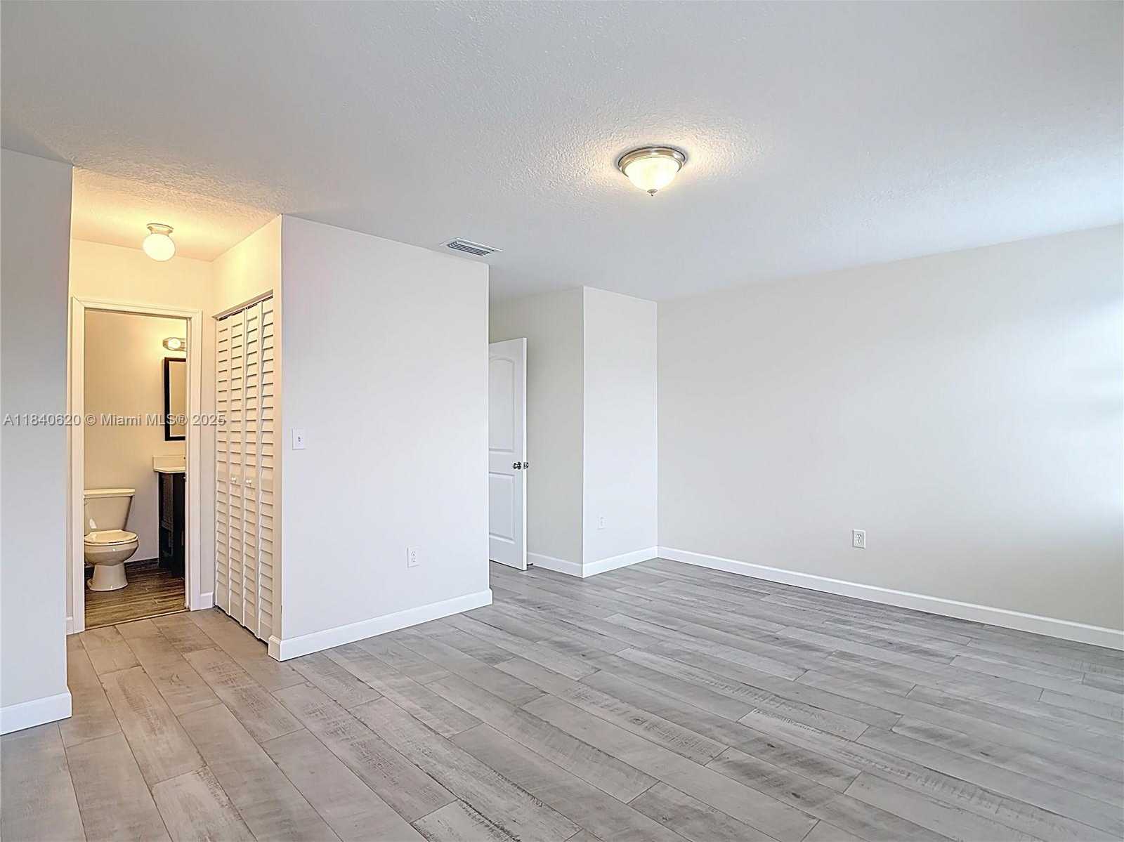Small Image of 12841 SOUTH WEST 146TH LN, Miami Number 25
