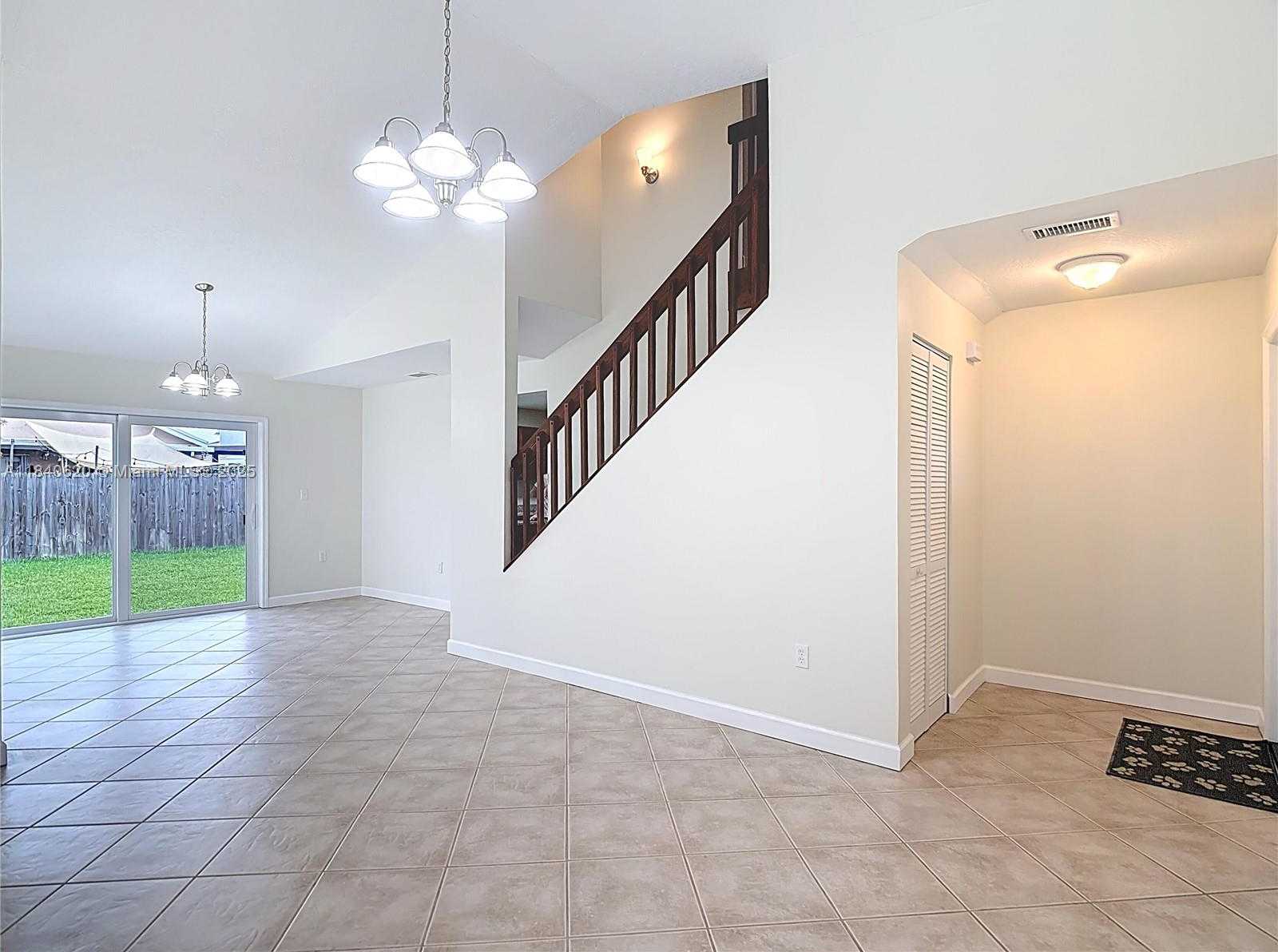 Small Image of 12841 SOUTH WEST 146TH LN, Miami Number 6