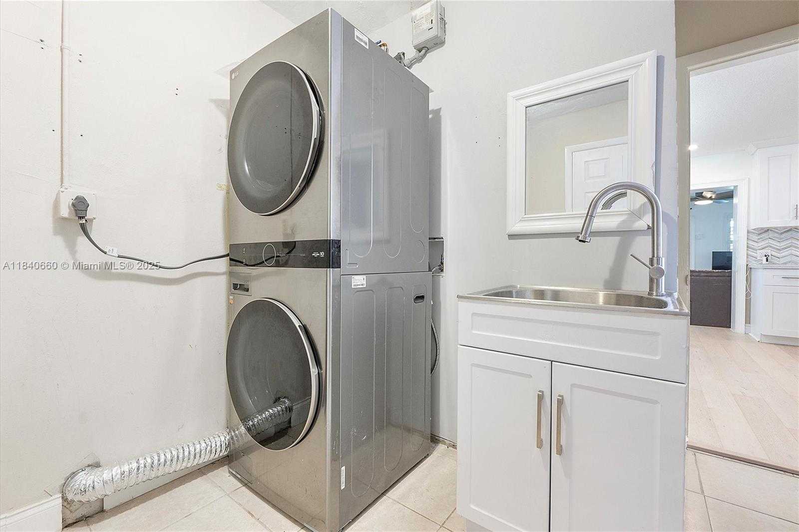 Small Image of 4980 SOUTH WEST 8TH CT, Margate Number 18