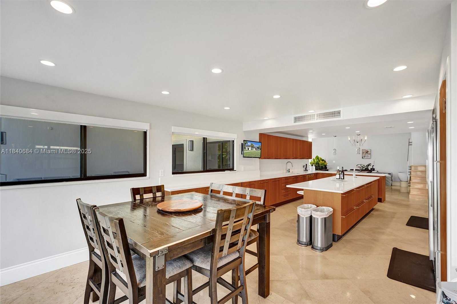 Small Image of 13724 SOUTH WEST 92ND CT, Miami Number 14