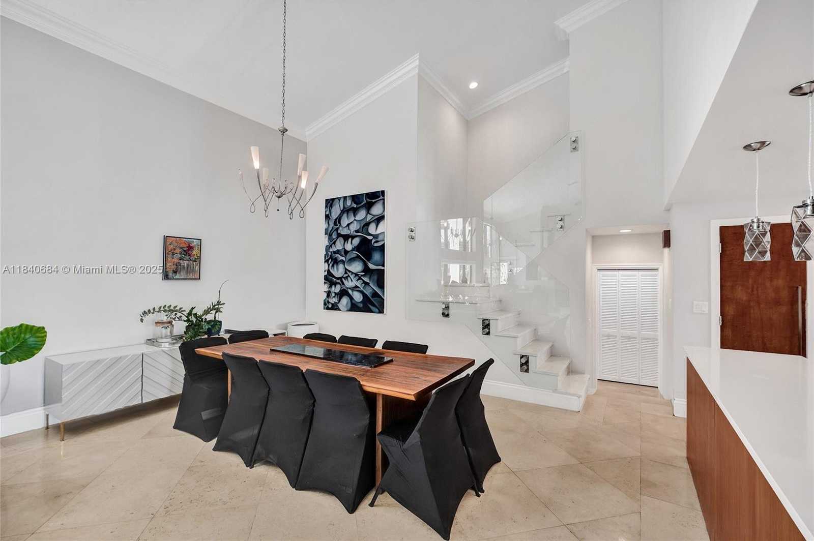 Small Image of 13724 SOUTH WEST 92ND CT, Miami Number 16