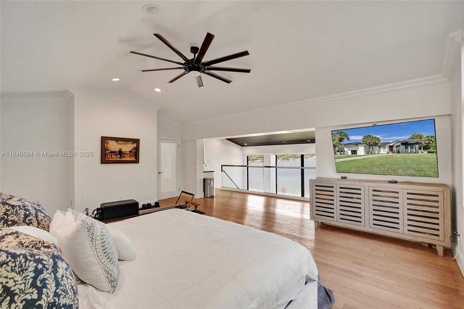 Small Image of 13724 SOUTH WEST 92ND CT, Miami Number 23