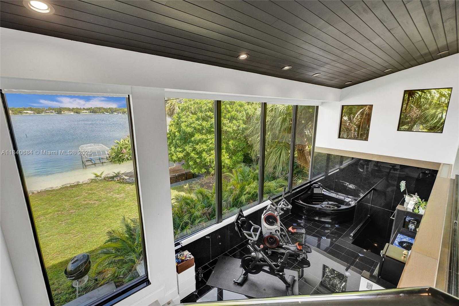 Small Image of 13724 SOUTH WEST 92ND CT, Miami Number 29