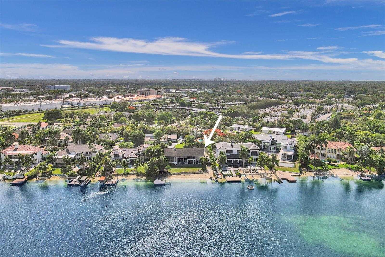 Small Image of 13724 SOUTH WEST 92ND CT, Miami Number 3