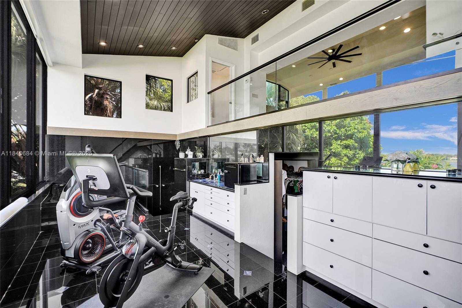 Small Image of 13724 SOUTH WEST 92ND CT, Miami Number 30
