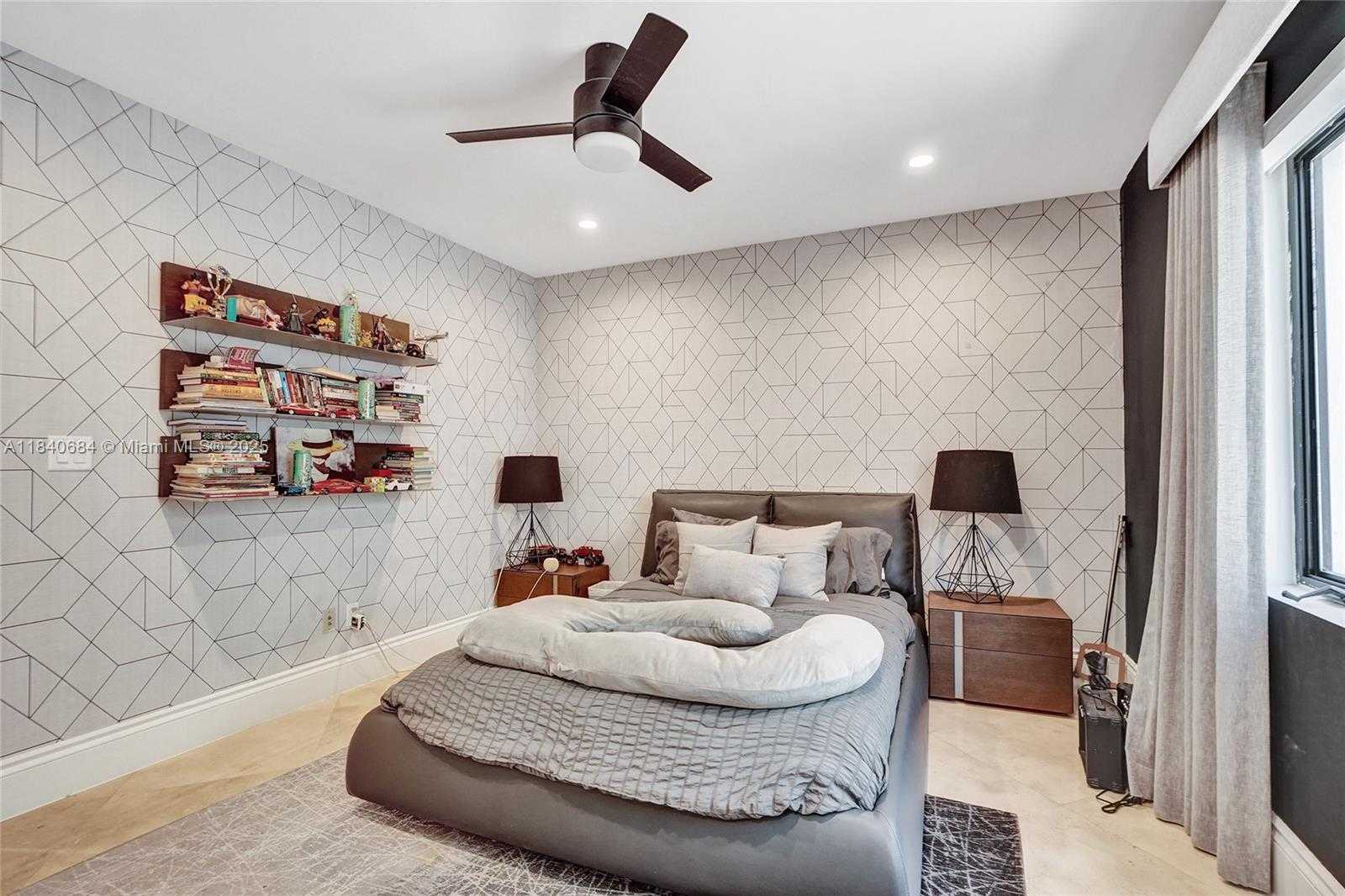 Small Image of 13724 SOUTH WEST 92ND CT, Miami Number 35