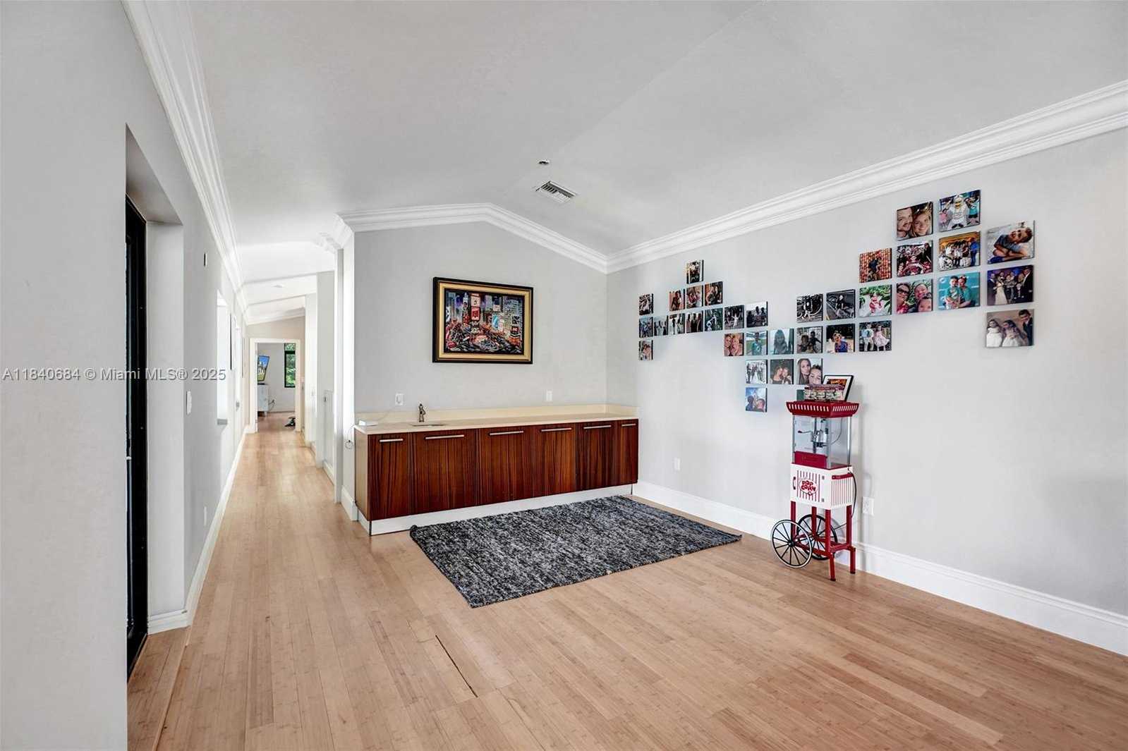 Small Image of 13724 SOUTH WEST 92ND CT, Miami Number 42