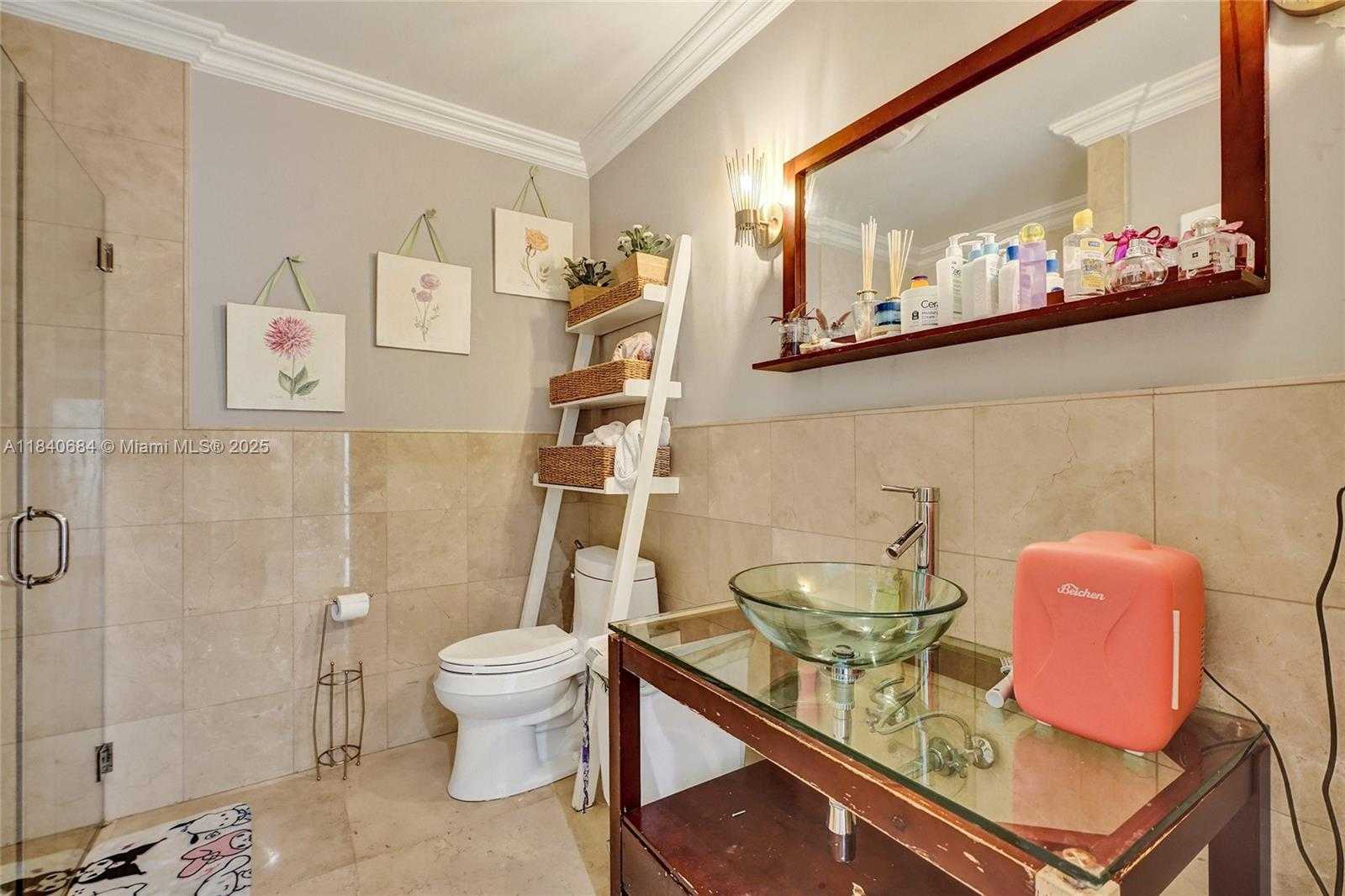 Small Image of 13724 SOUTH WEST 92ND CT, Miami Number 48