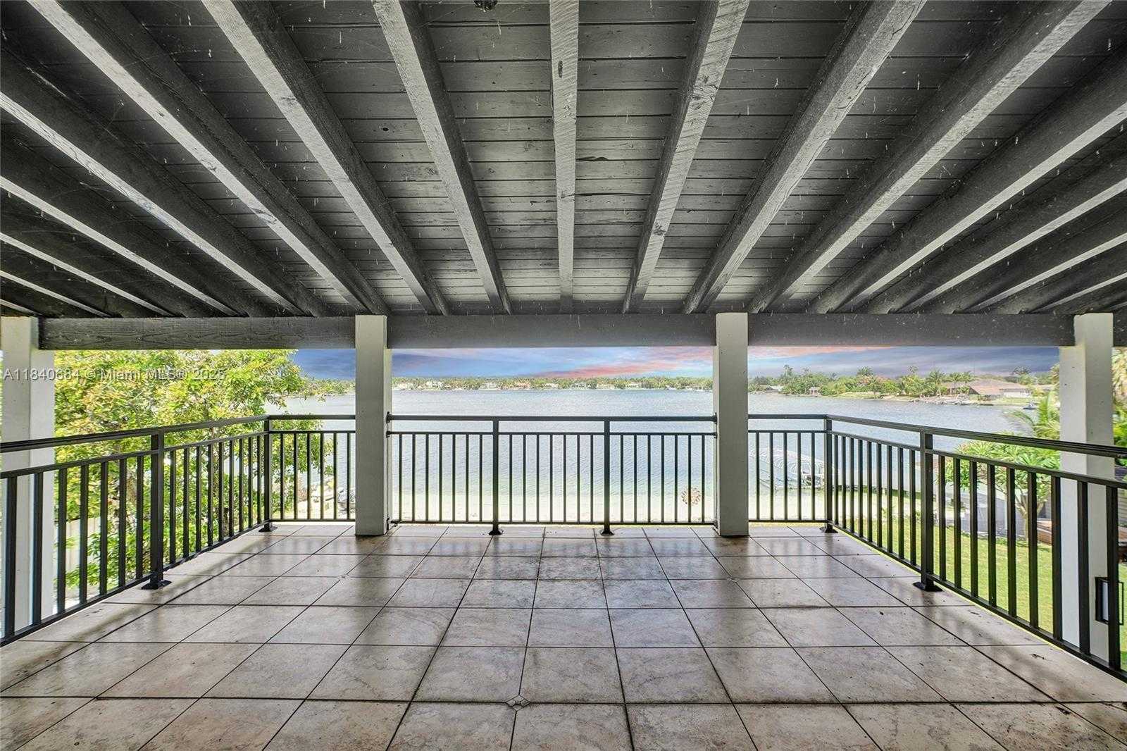 Small Image of 13724 SOUTH WEST 92ND CT, Miami Number 51