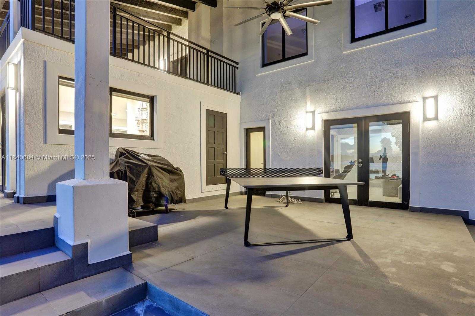 Small Image of 13724 SOUTH WEST 92ND CT, Miami Number 54