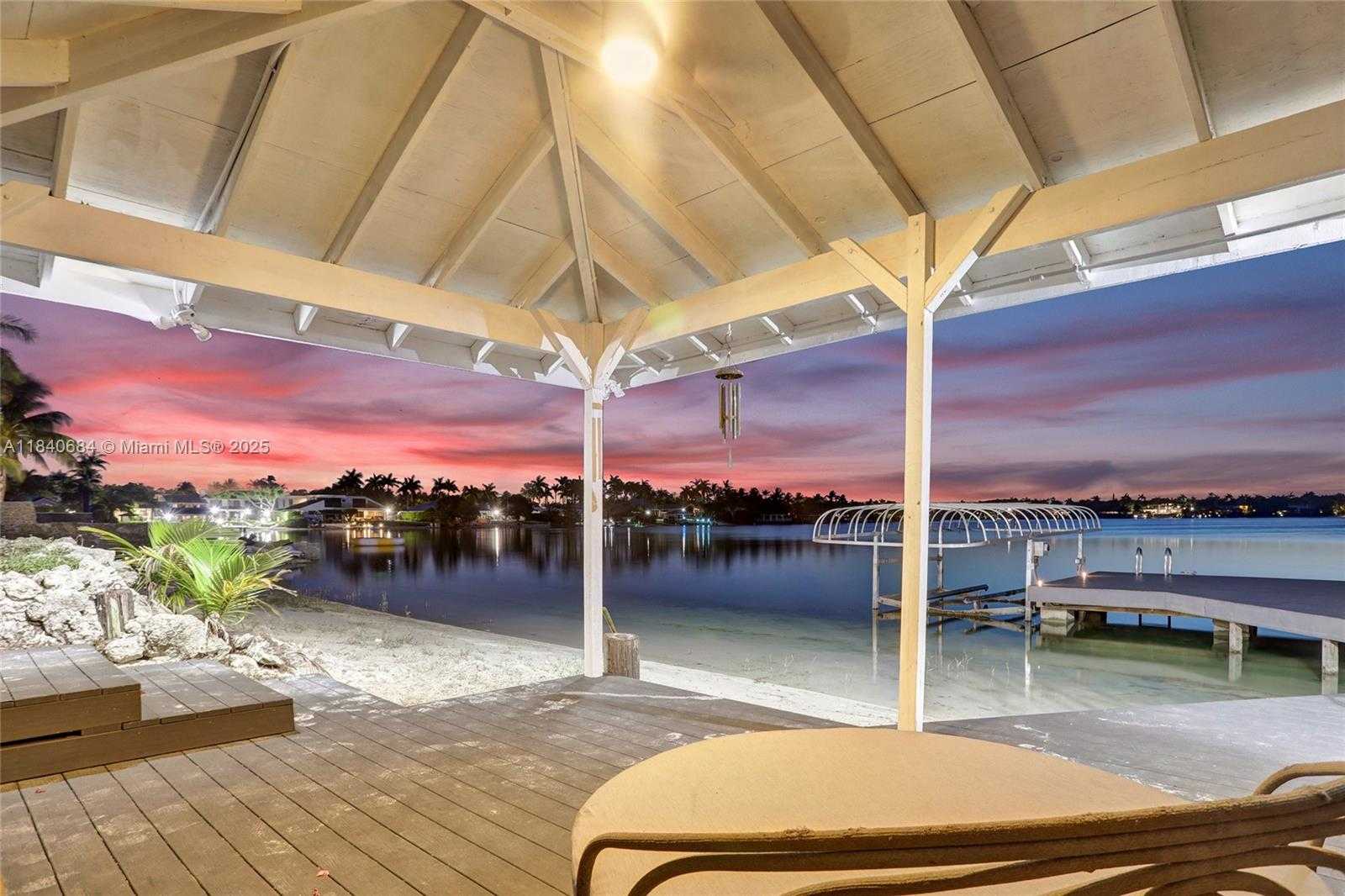 Small Image of 13724 SOUTH WEST 92ND CT, Miami Number 57
