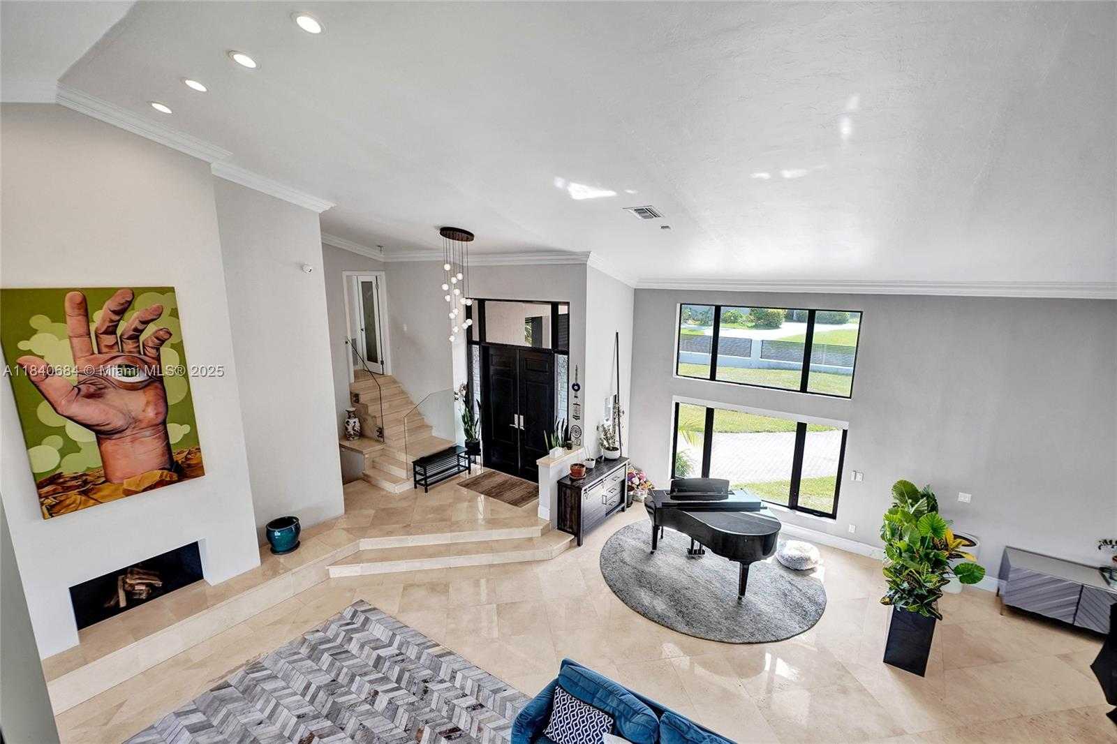 Small Image of 13724 SOUTH WEST 92ND CT, Miami Number 6