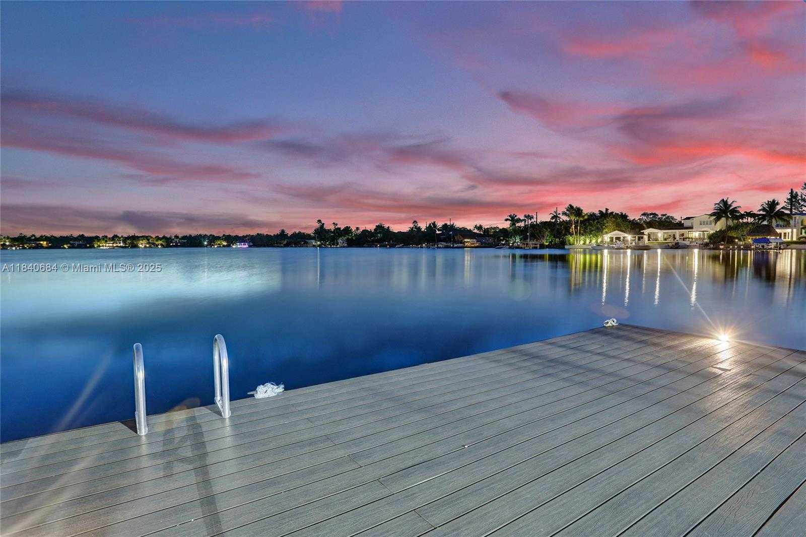 Small Image of 13724 SOUTH WEST 92ND CT, Miami Number 64