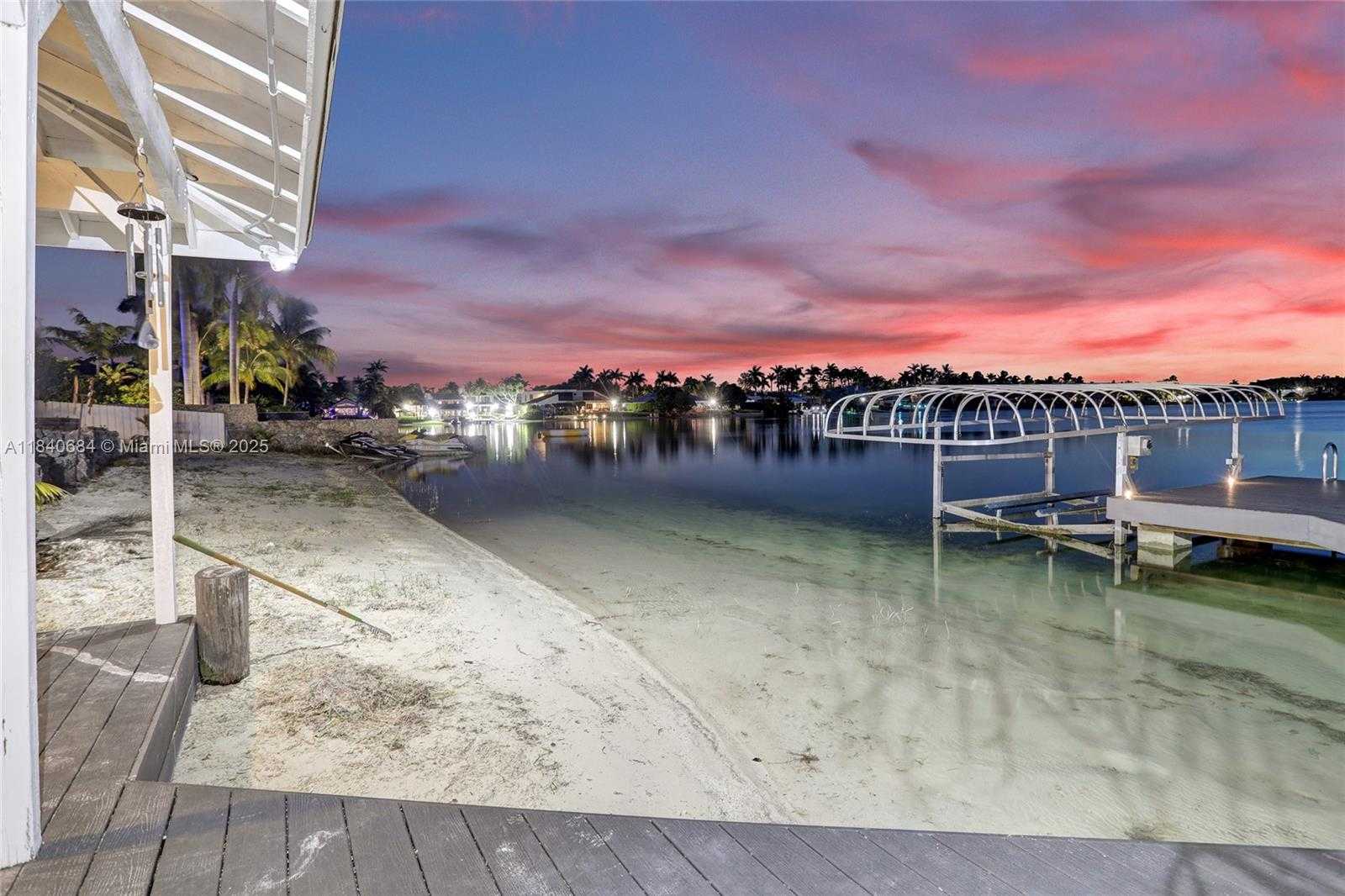 Small Image of 13724 SOUTH WEST 92ND CT, Miami Number 66