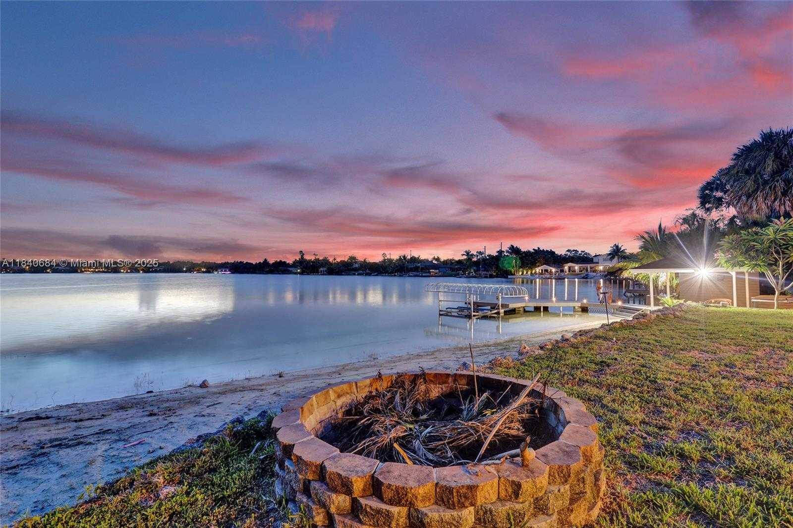 Small Image of 13724 SOUTH WEST 92ND CT, Miami Number 69