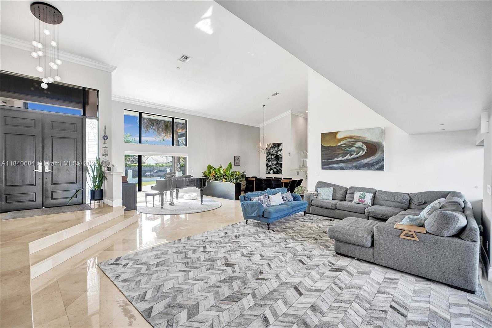 Small Image of 13724 SOUTH WEST 92ND CT, Miami Number 8