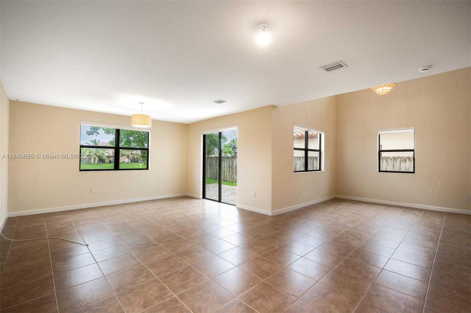 Small Image of 423 SOUTH EAST 33RD TER, Homestead Number 10