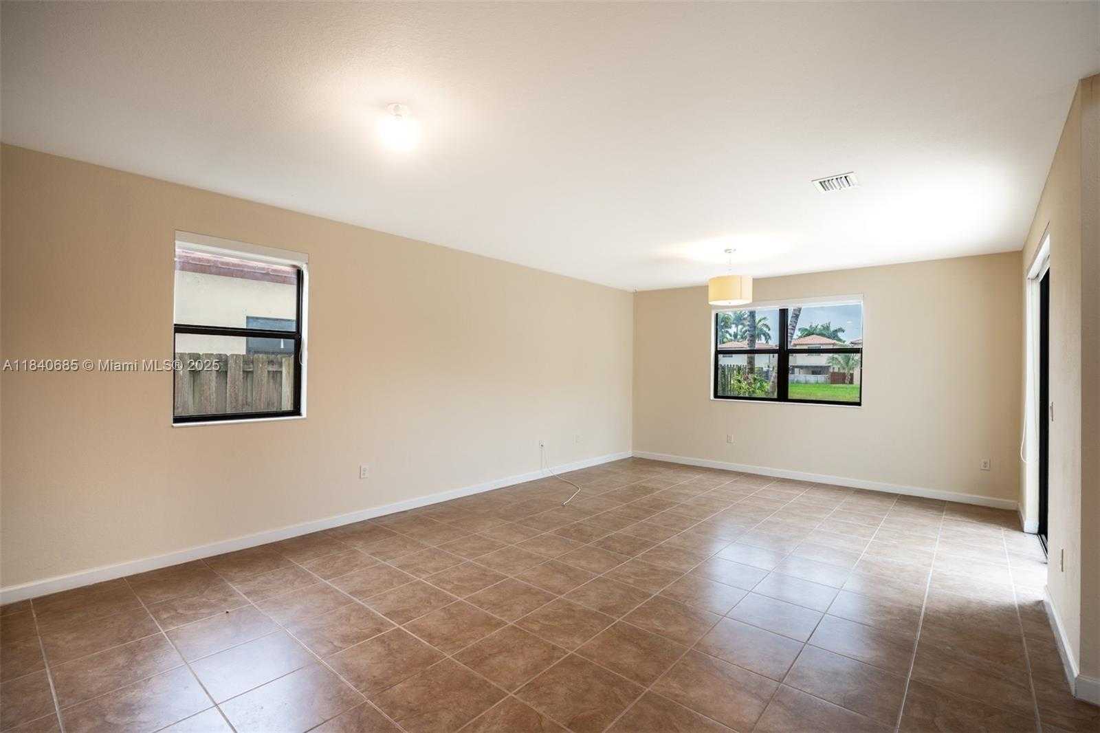 Small Image of 423 SOUTH EAST 33RD TER, Homestead Number 11