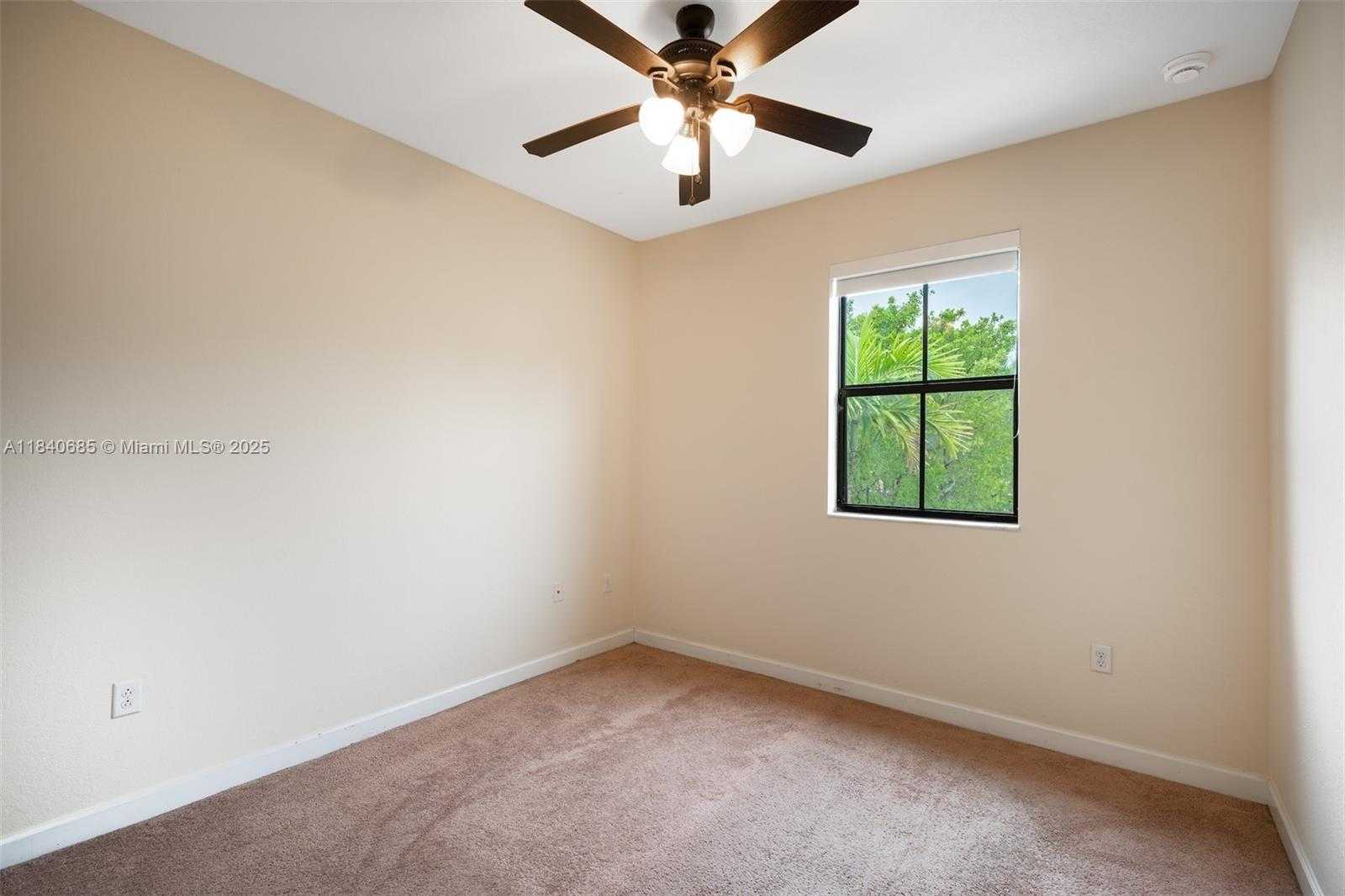 Small Image of 423 SOUTH EAST 33RD TER, Homestead Number 20