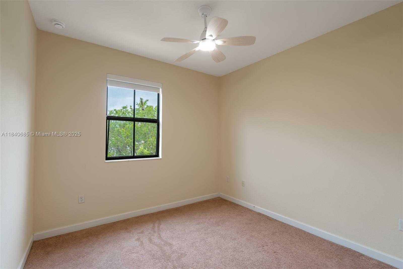 Small Image of 423 SOUTH EAST 33RD TER, Homestead Number 23