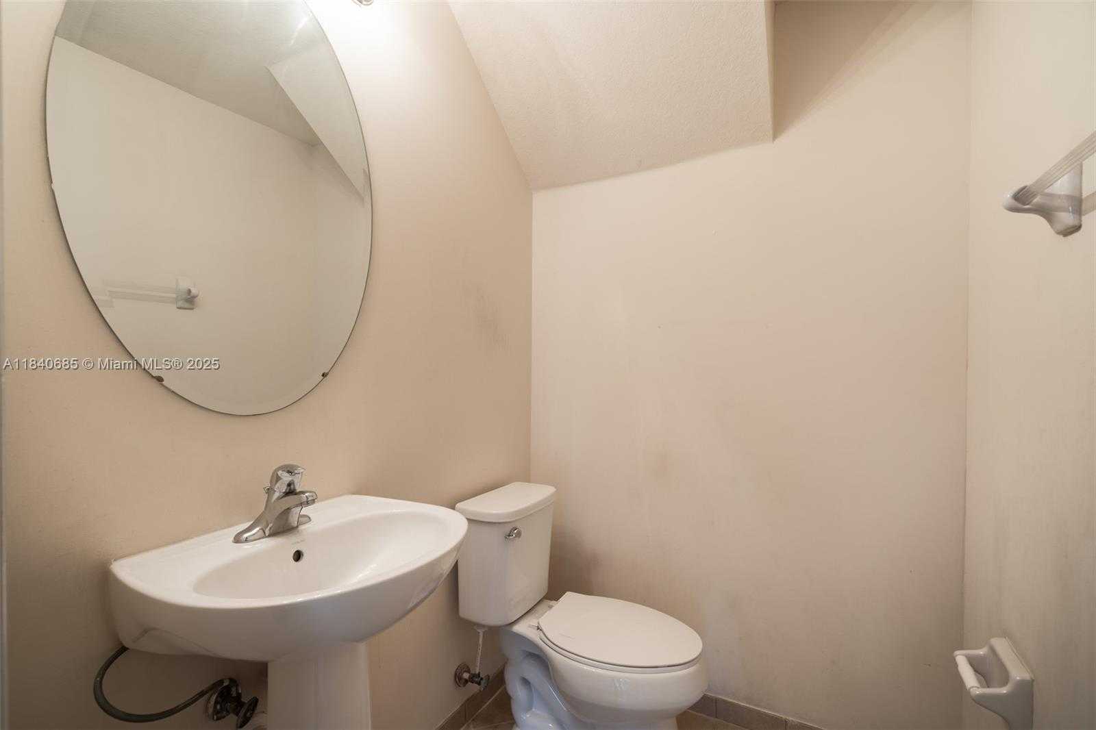 Small Image of 423 SOUTH EAST 33RD TER, Homestead Number 26