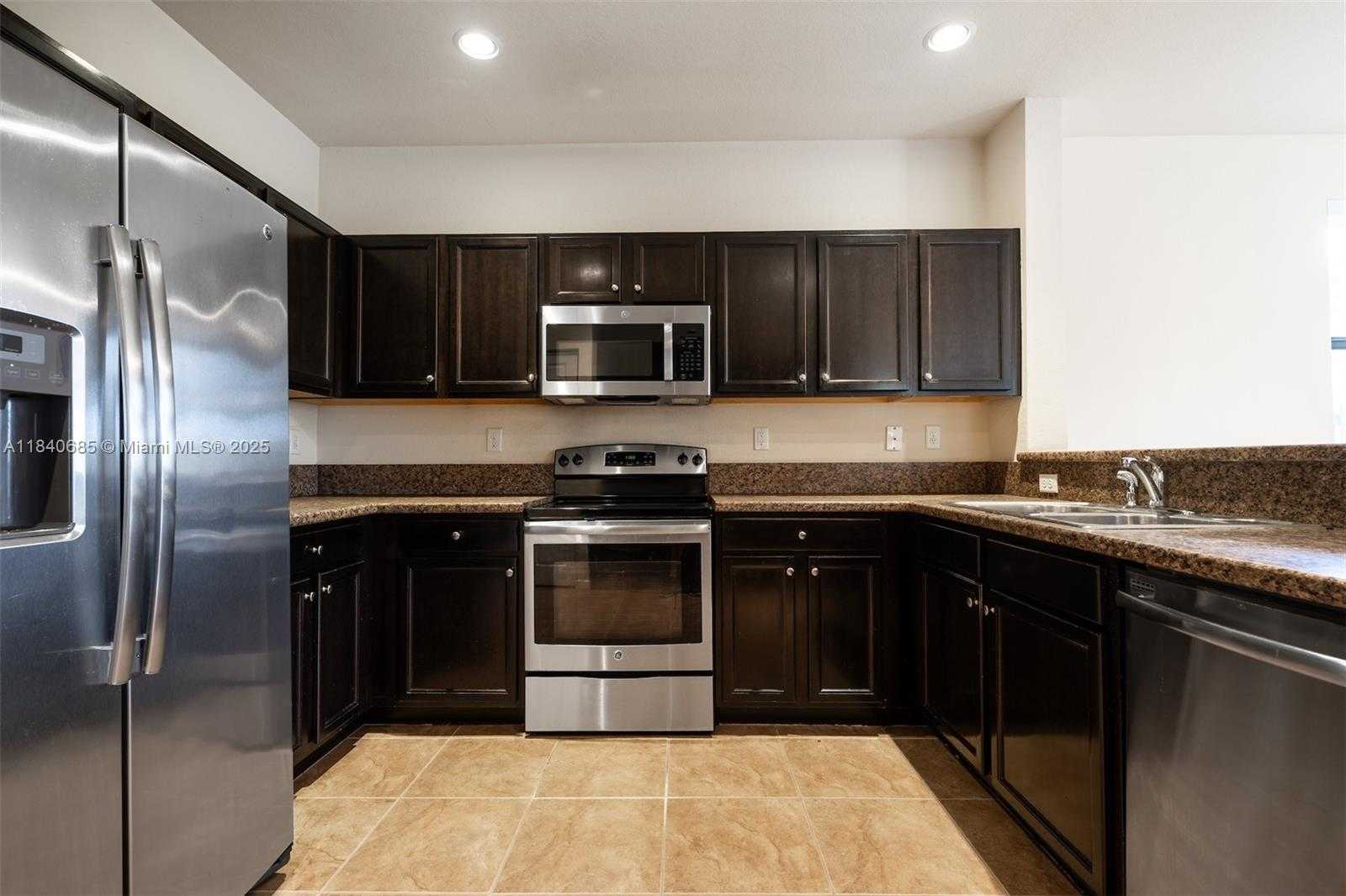 Small Image of 423 SOUTH EAST 33RD TER, Homestead Number 6