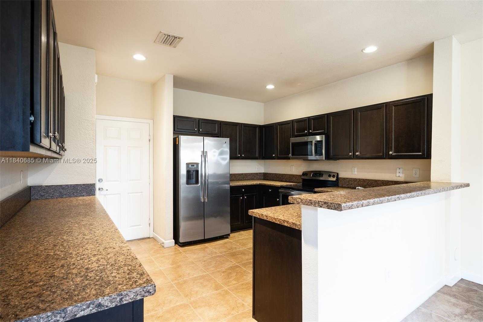 Small Image of 423 SOUTH EAST 33RD TER, Homestead Number 7