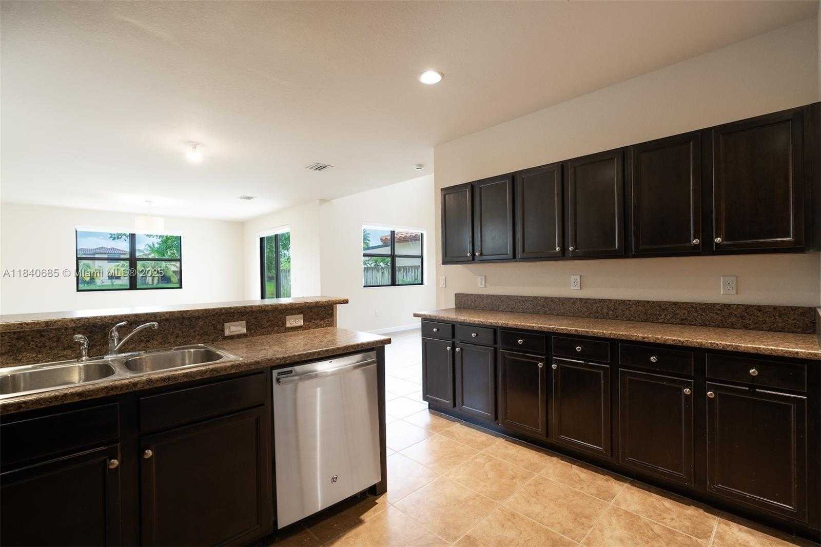 Small Image of 423 SOUTH EAST 33RD TER, Homestead Number 8