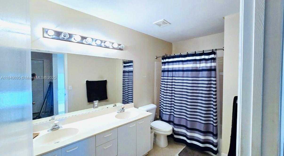 Small Image of 140 NORTH WEST 151ST AVE, Pembroke Pines Number 18