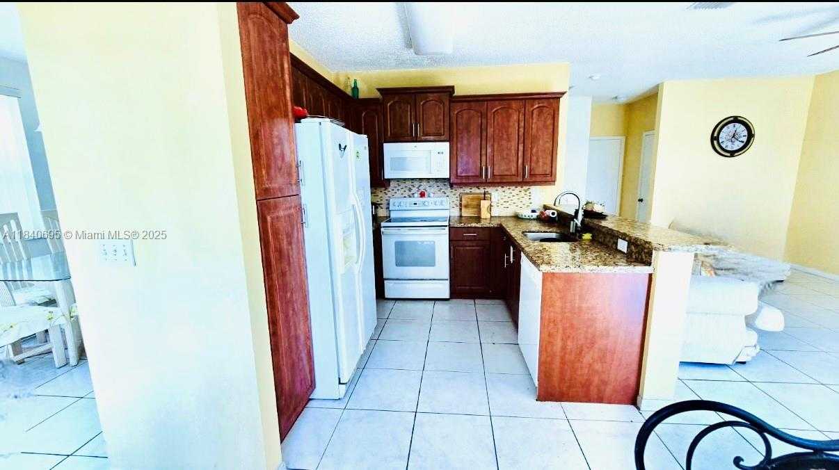 Small Image of 140 NORTH WEST 151ST AVE, Pembroke Pines Number 33