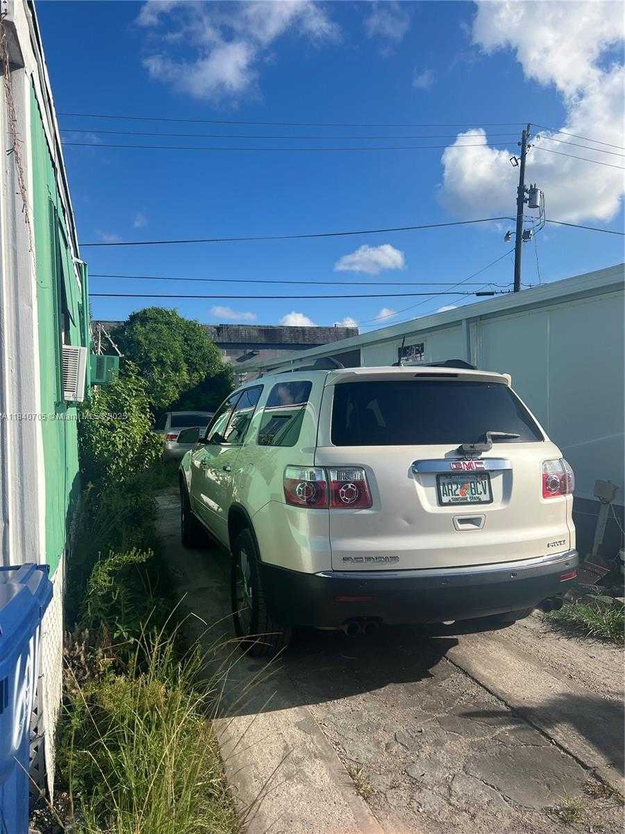 Small Image of 3520 NORTH WEST 79TH ST, Miami Number 5