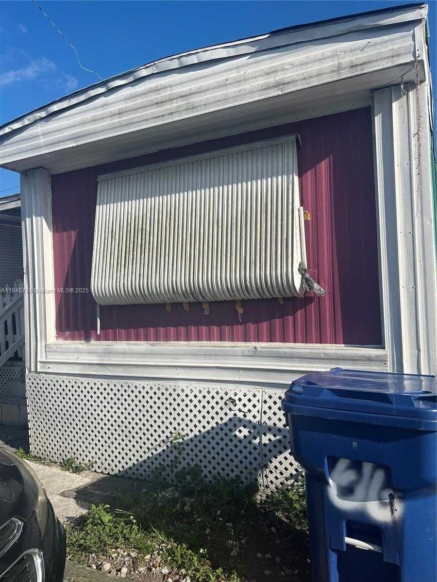 Small Image of 3520 NORTH WEST 79TH ST, Miami Number 6