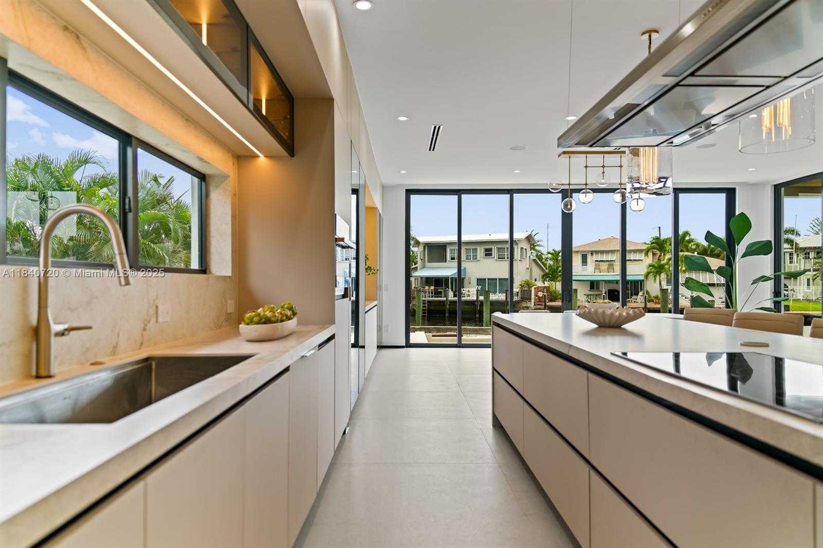 Small Image of 2033 NORTH EAST 22ND ST, Wilton Manors Number 16