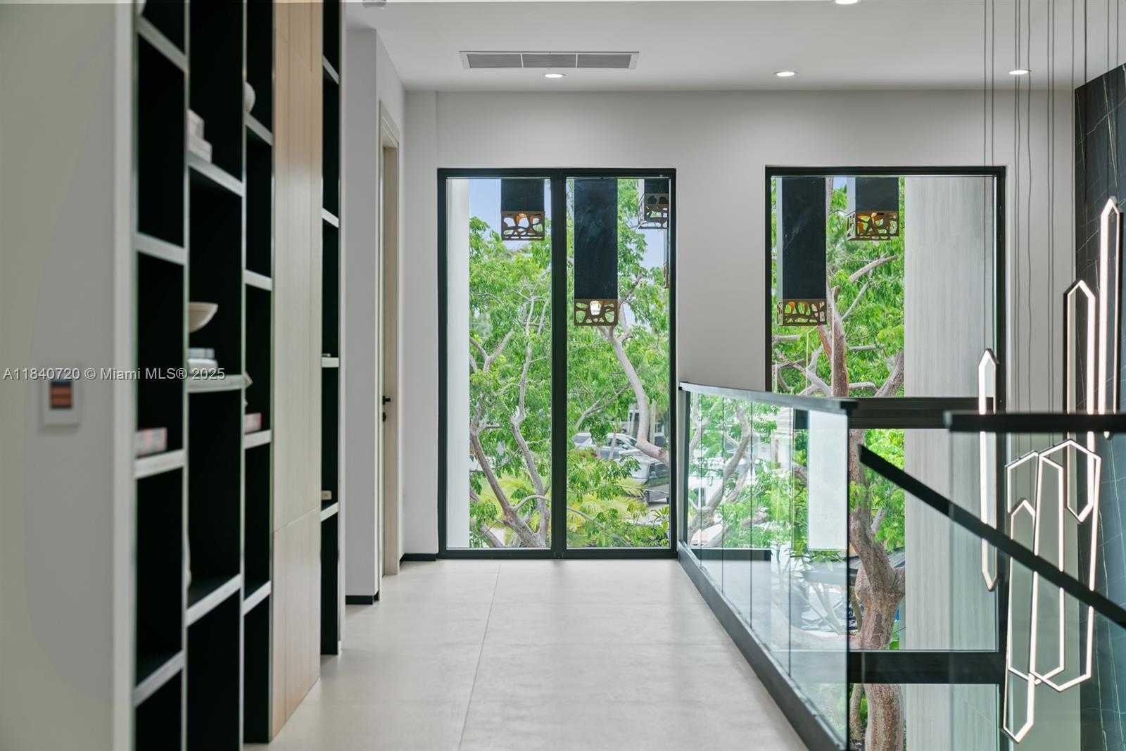 Small Image of 2033 NORTH EAST 22ND ST, Wilton Manors Number 23