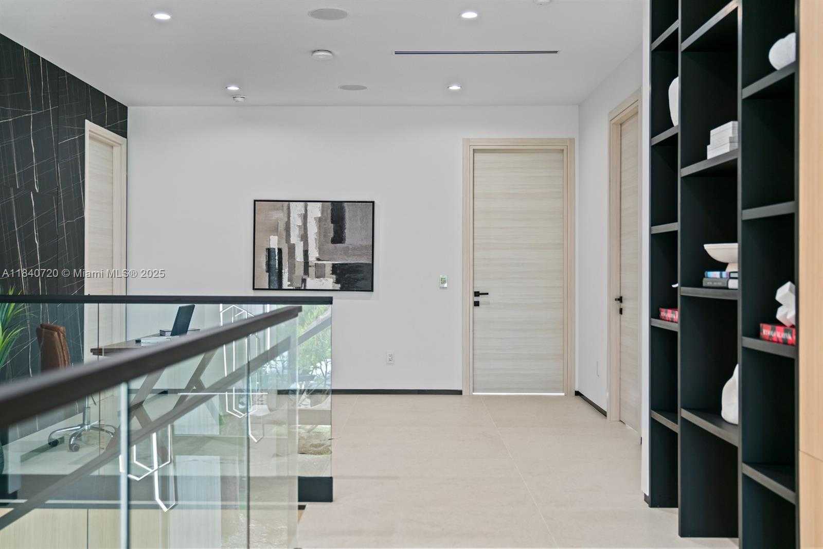 Small Image of 2033 NORTH EAST 22ND ST, Wilton Manors Number 24