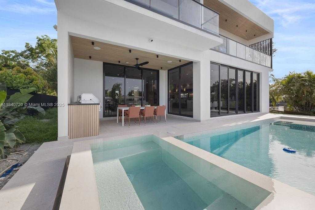 Small Image of 2033 NORTH EAST 22ND ST, Wilton Manors Number 34