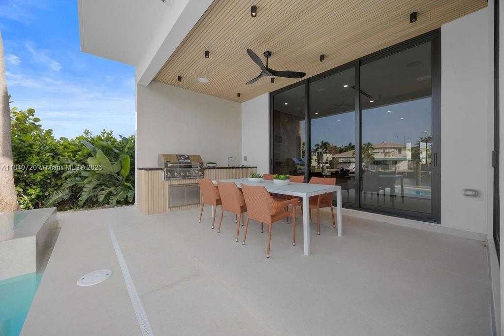 Small Image of 2033 NORTH EAST 22ND ST, Wilton Manors Number 37