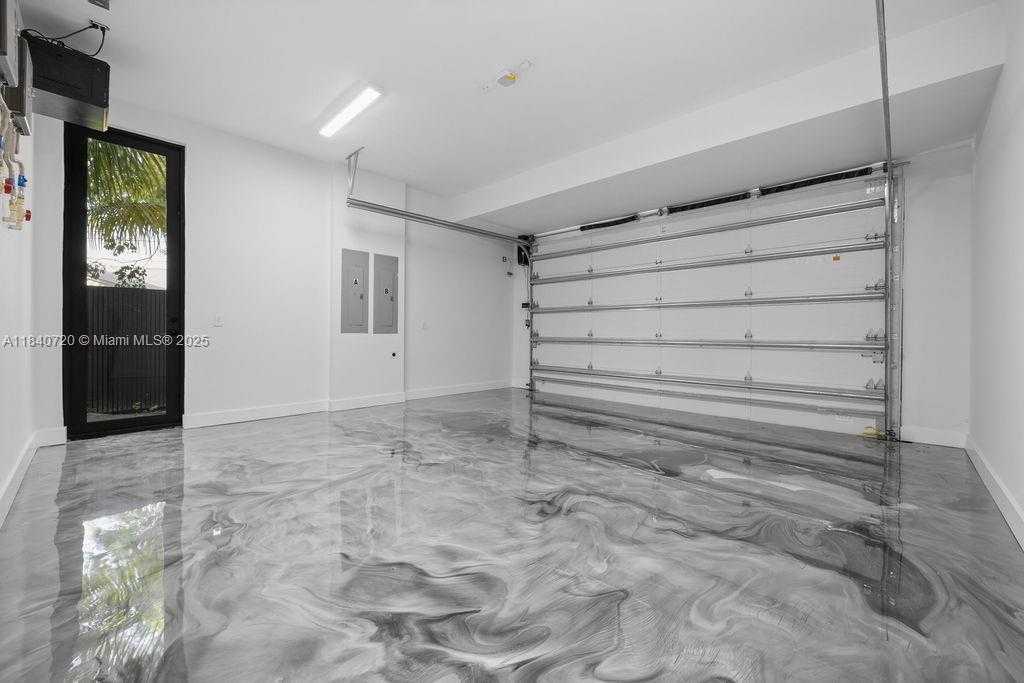 Small Image of 2033 NORTH EAST 22ND ST, Wilton Manors Number 38