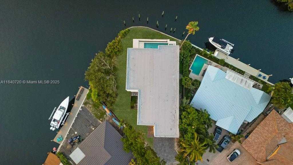 Small Image of 2033 NORTH EAST 22ND ST, Wilton Manors Number 40