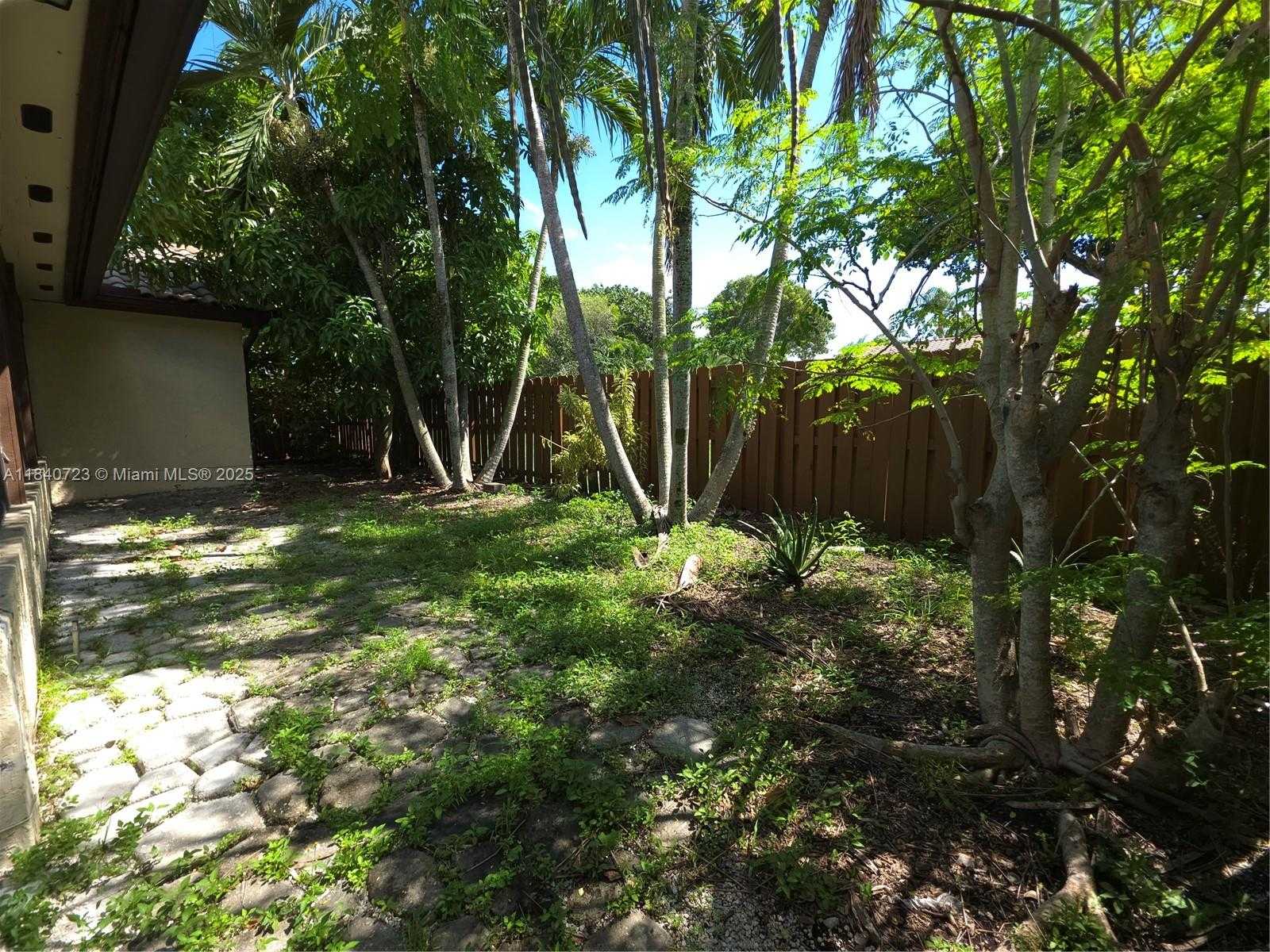 Small Image of 2159 BATON ROUGE, Weston Number 10