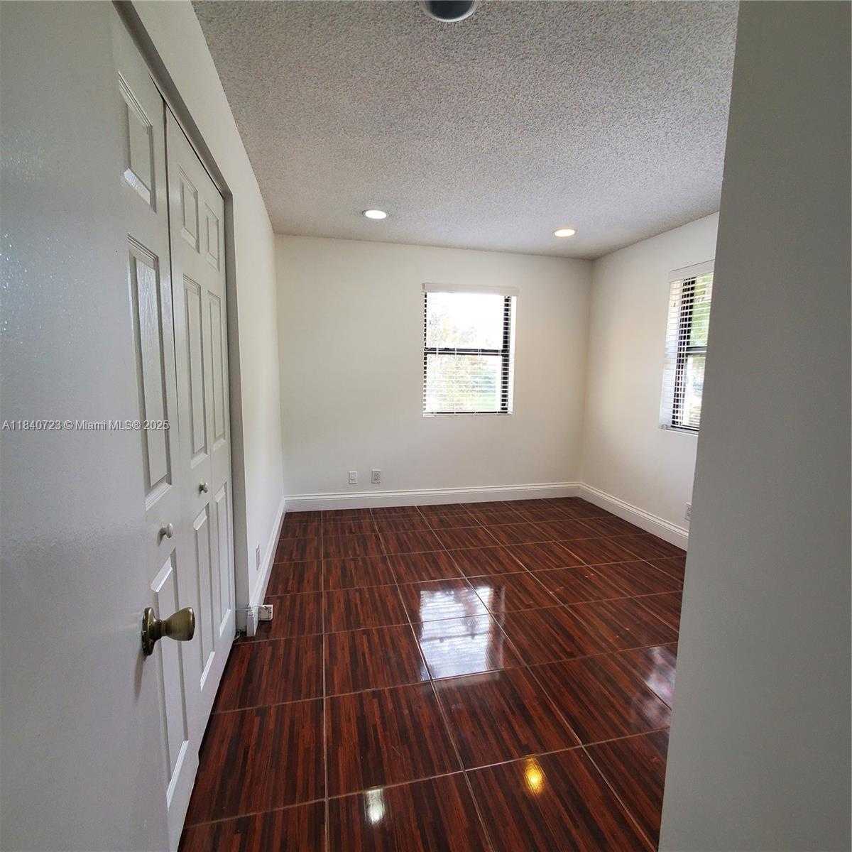 Small Image of 2159 BATON ROUGE, Weston Number 19